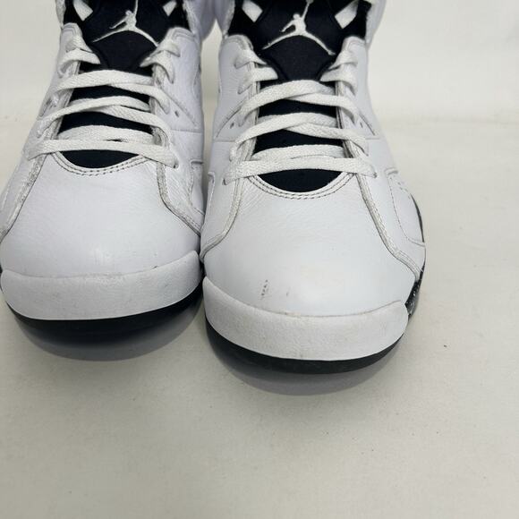 Athletic_Shoes